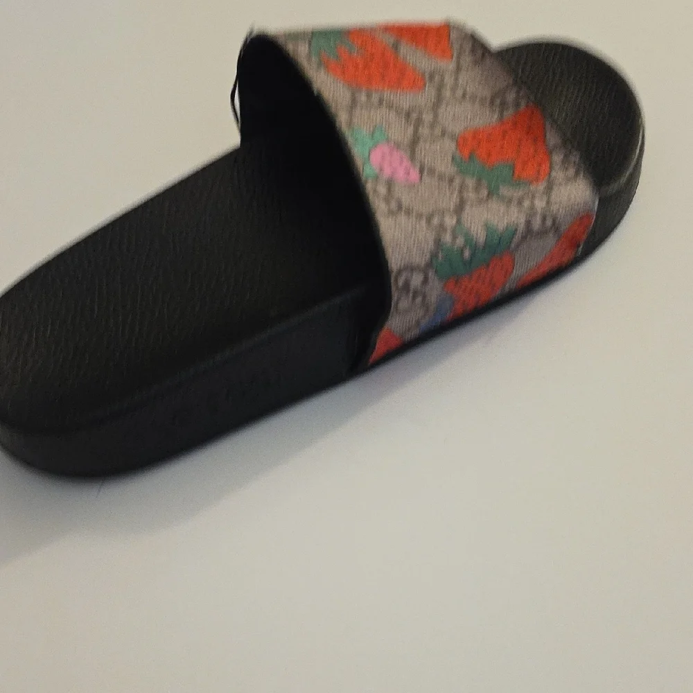 Gucci Strawberry Pattern Slides with Black Sole - Picture 10 of 11